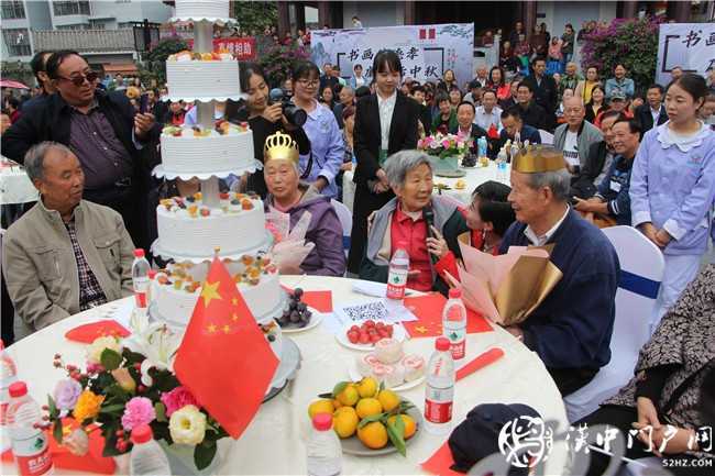 書畫傳德孝 康養話中秋｜褒國康樂園舉行敬老愛老明星演唱會