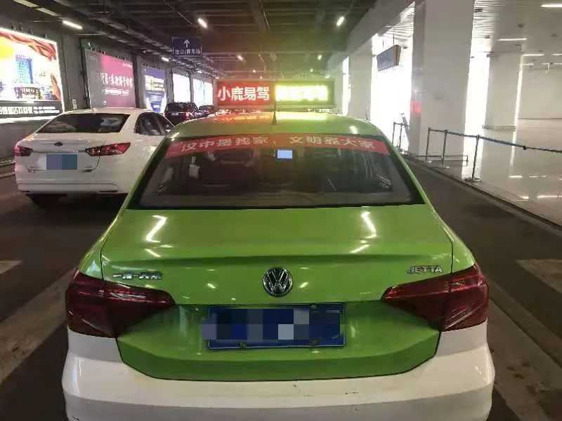 漢中出租車頭頂上“小鹿易駕”究竟是啥？？